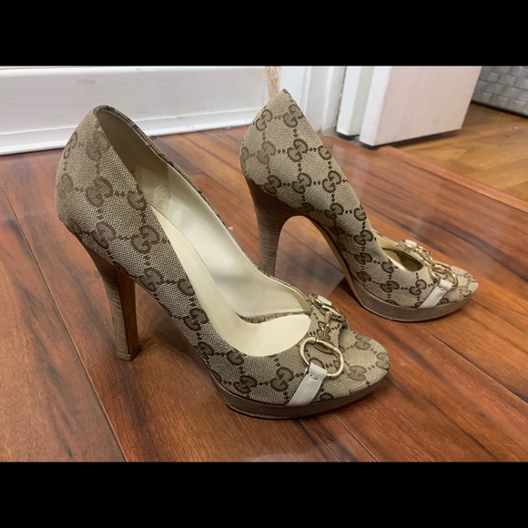 🚫SOLD🚫Gucci Monogram Horsebit Peep Toe Pumps - Picture 13 of 15
